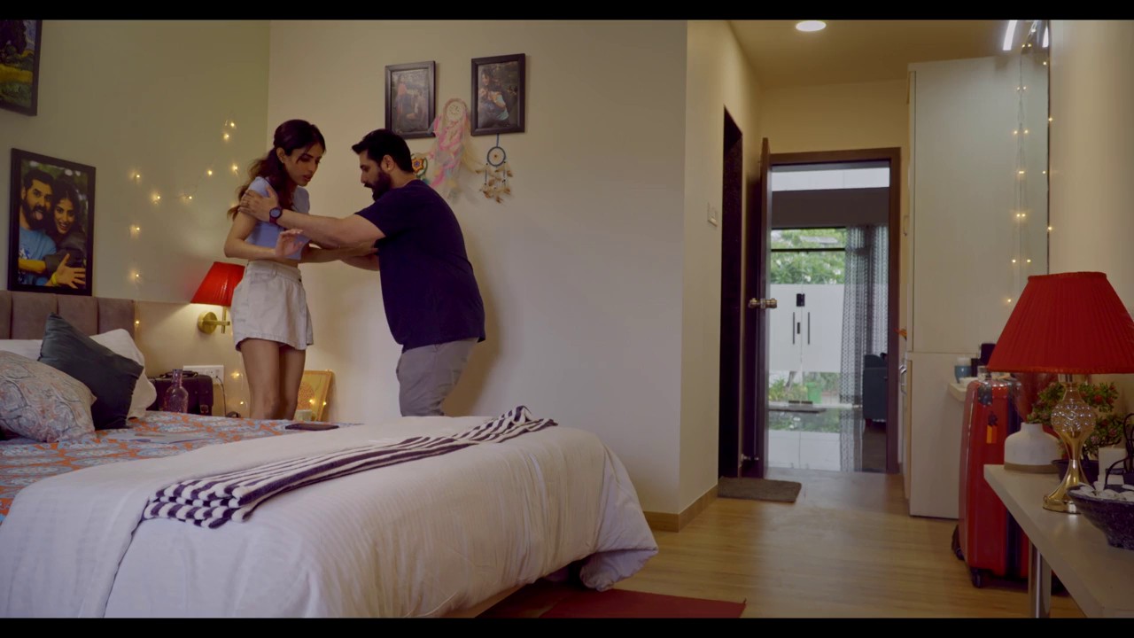 Maaya Ka Saaya (2000) WEBRip Hindi 720p x264 AVC AAC 2.0 ESub.mkv.0003